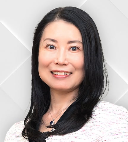 石山 麗子氏