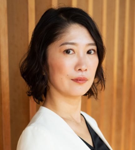 岡崎 みや 氏